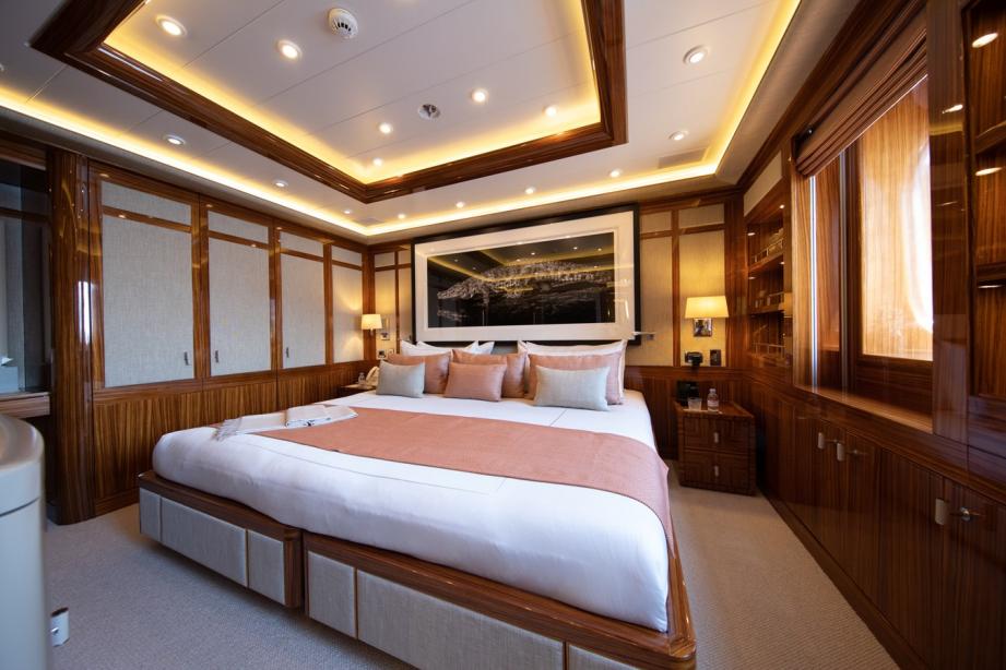 yacht AHS