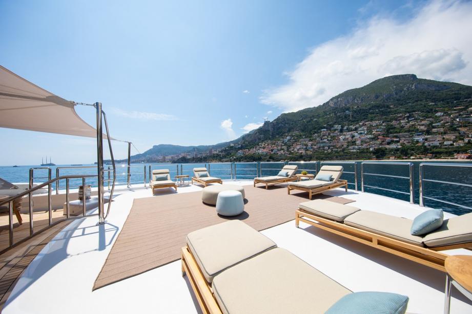 yacht AHS