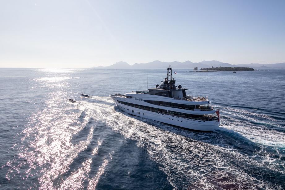 yacht AHS