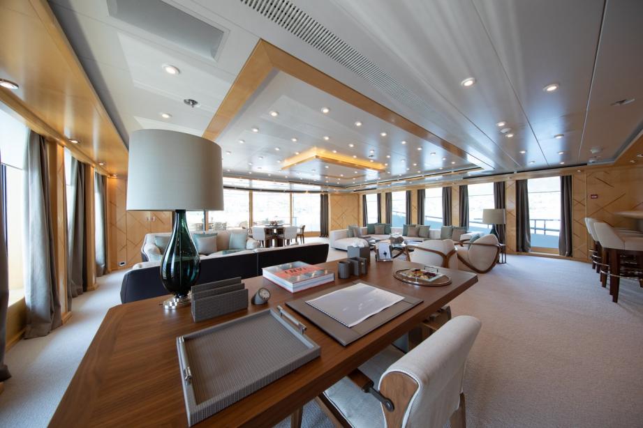 yacht AHS