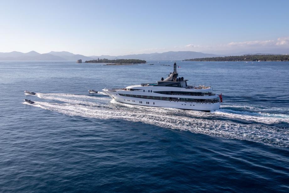 yacht AHS