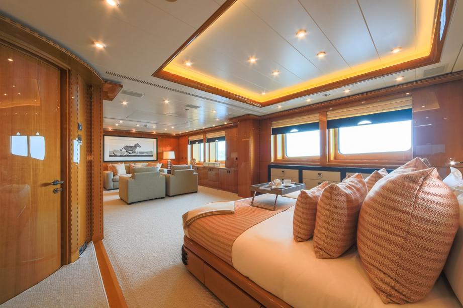 yacht AHS