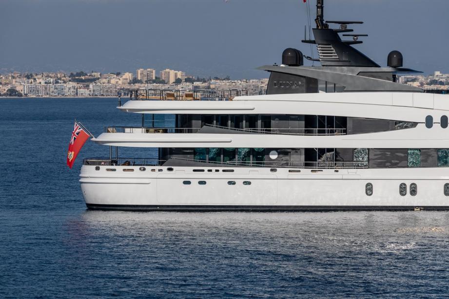 yacht AHS