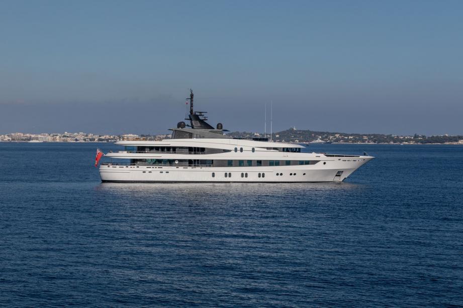yacht AHS