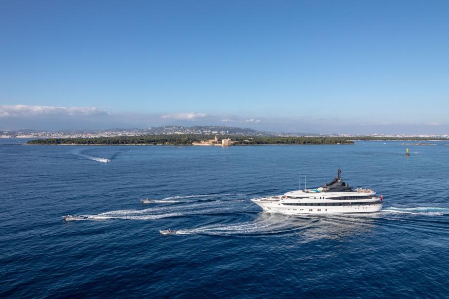 yacht AHS
