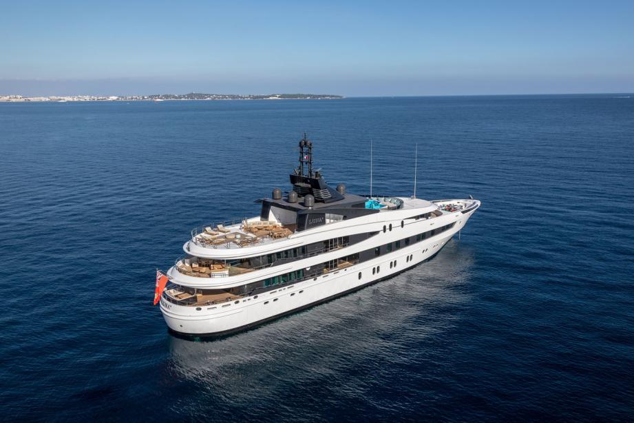 yacht AHS