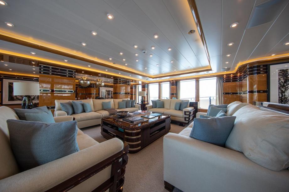 yacht AHS