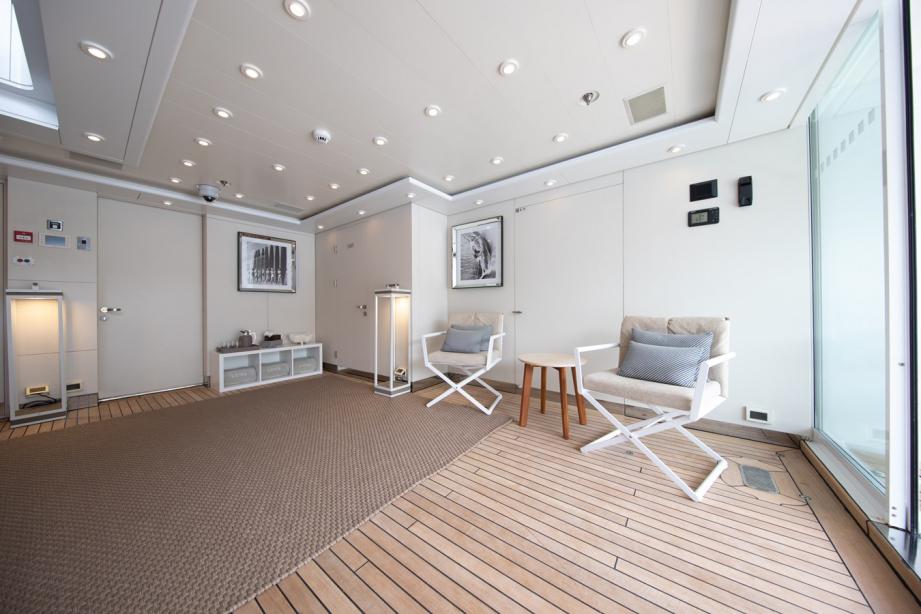 yacht AHS