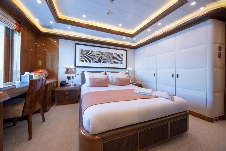 yacht AHS