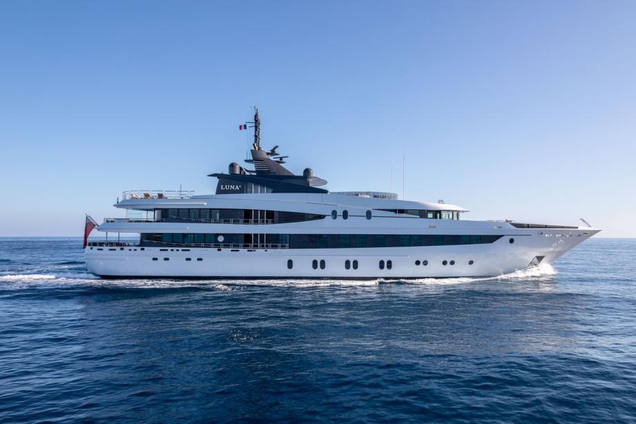 yacht AHS