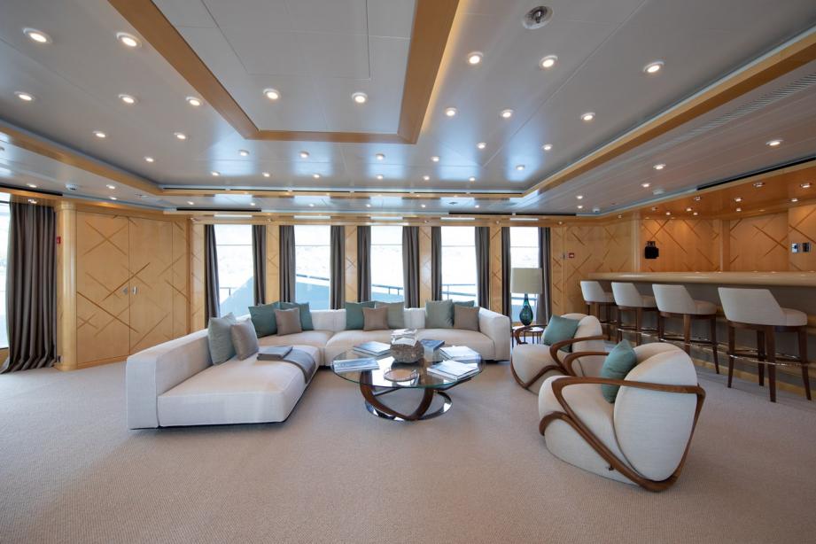 yacht AHS