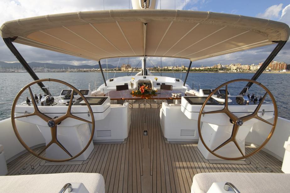 yacht Nephele