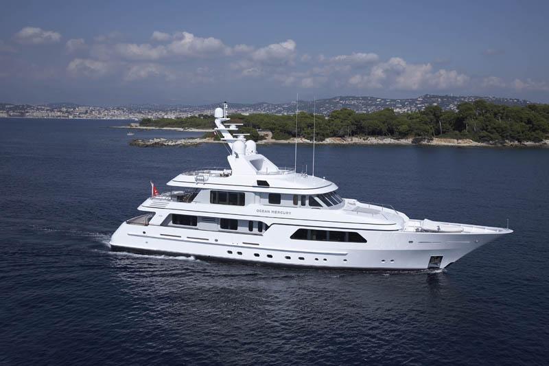 yacht Ocean Mercury