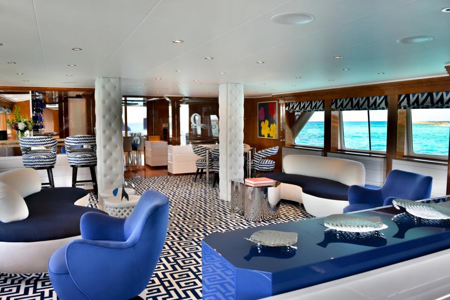 yacht Octopussy