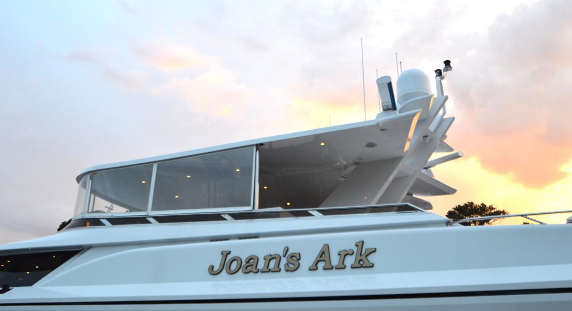 yacht Joan's Ark
